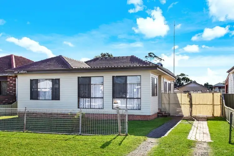190 Pur Pur Avenue, Lake Illawarra NSW 2528