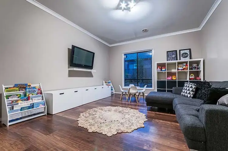 Sixth view of Homely house listing, 8 Coventry Lane, Craigieburn VIC 3064