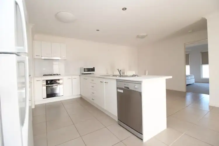 Fourth view of Homely house listing, 2/40 Lakeside Drive, Emerald QLD 4720