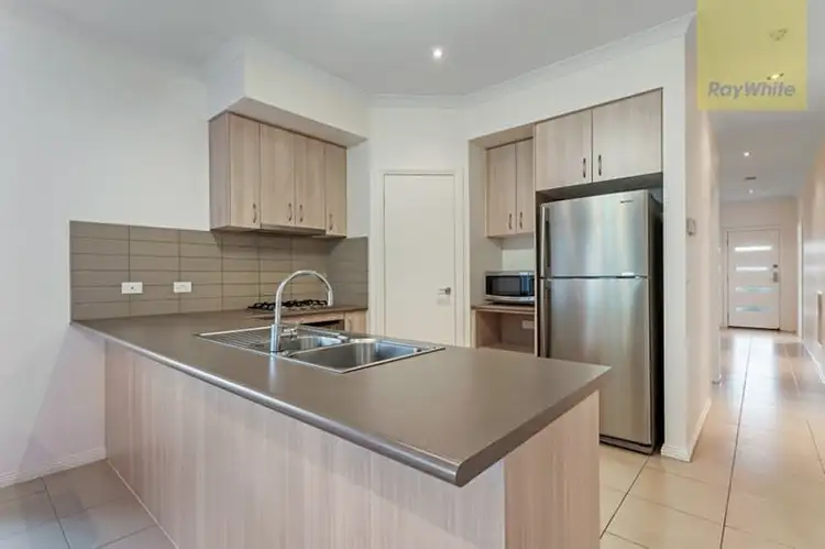 Second view of Homely house listing, 5 Bottlebrush Road, Craigieburn VIC 3064