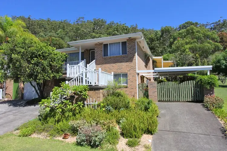 2/6 St Andrews Close, Green Point NSW 2251