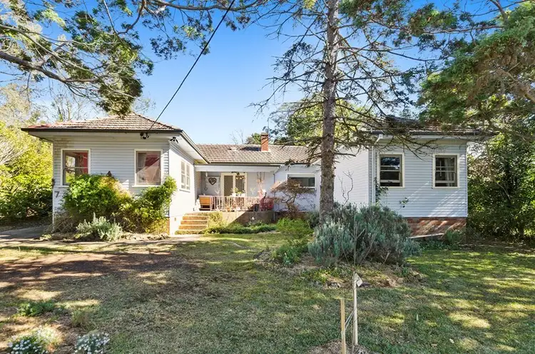 7 Henderson Avenue, Mittagong NSW 2575