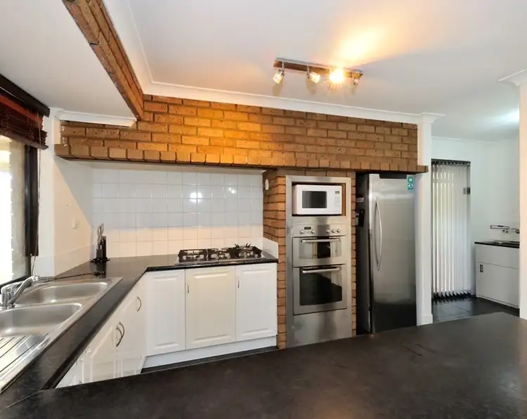 14 Rotohine Place