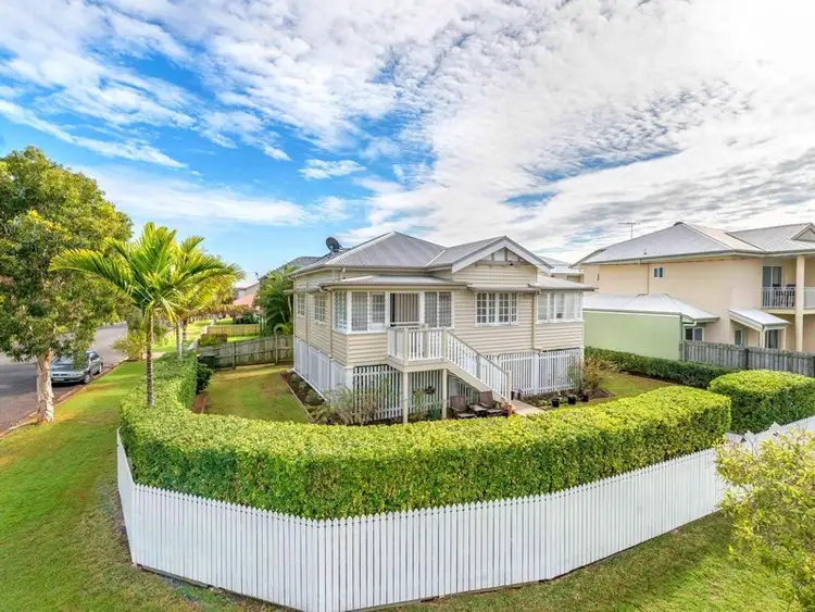 Second view of Homely house listing, 19 Drayton Terrace, Wynnum QLD 4178