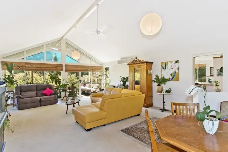 42 Meadow Place, Uki NSW 2484