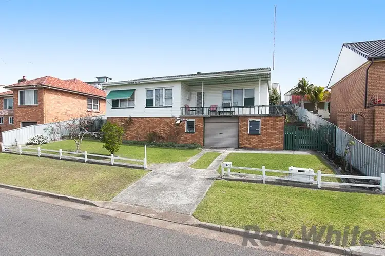 17 Dickinson Street, Charlestown NSW 2290