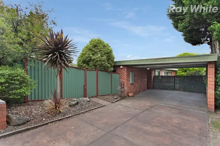 17 Gateshead Drive, Wantirna South VIC 3152