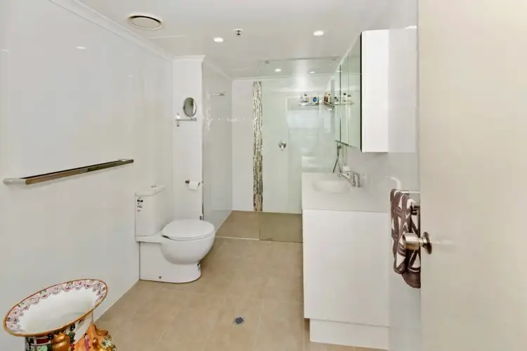 Fifth view of Homely apartment listing, 29/11-17 Hughes Avenue, Main Beach QLD 4217