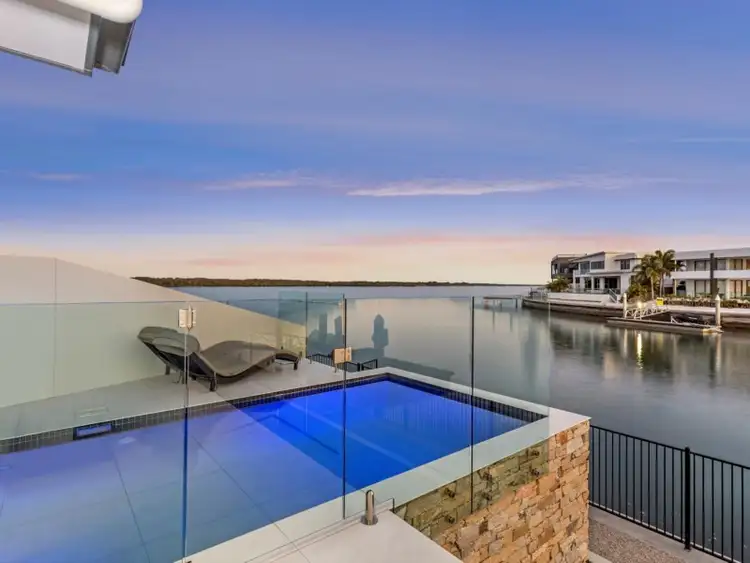 61 Knightsbridge Parade East, Sovereign Islands QLD 4216