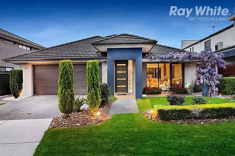 51 Waterside Drive, Waterways VIC 3195