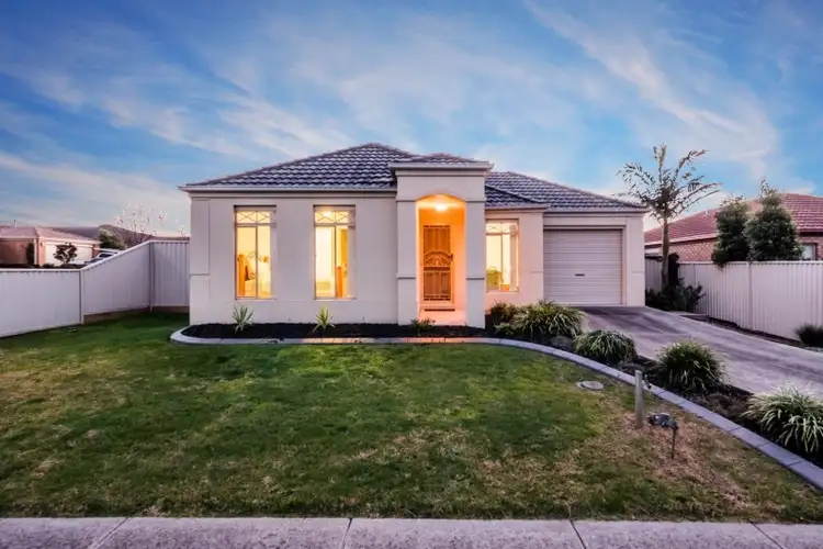 13 Willowbank Place, Cranbourne East VIC 3977