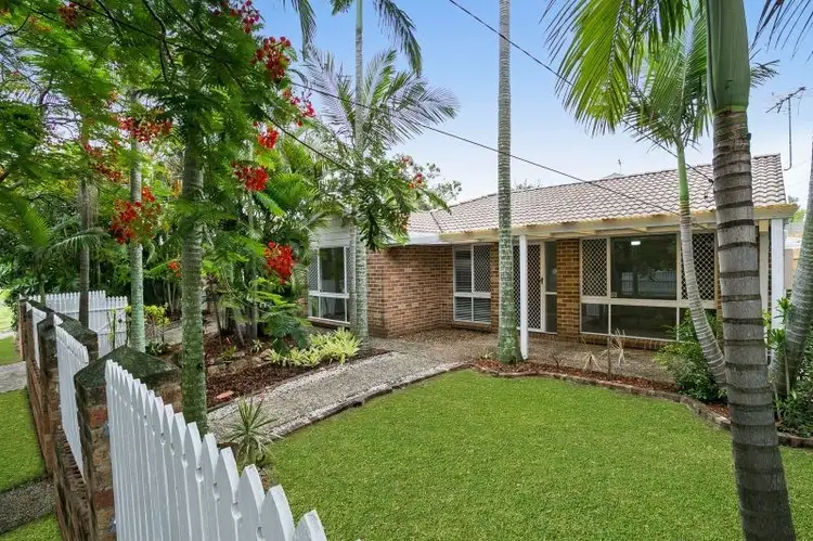 1 Ellen Street, Oxley QLD 4075