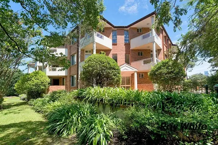 8/23 Barton Road