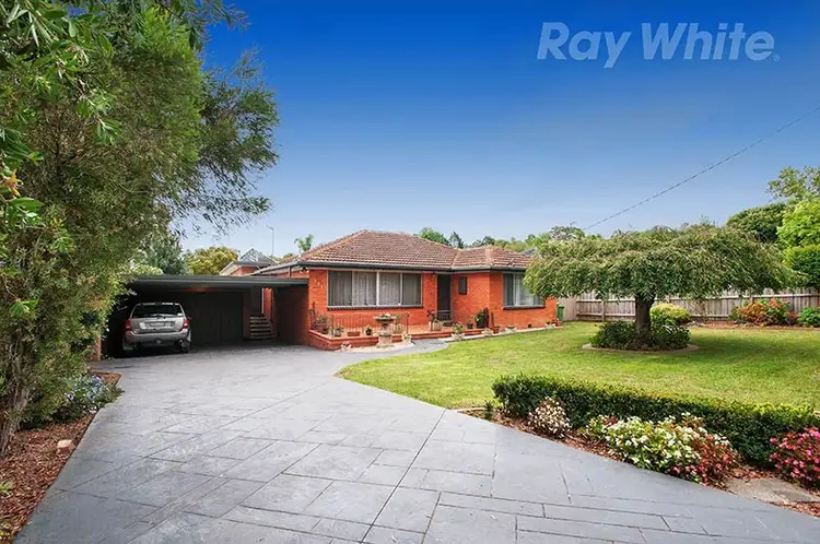 123 PEMBROKE Road, Mooroolbark VIC 3138