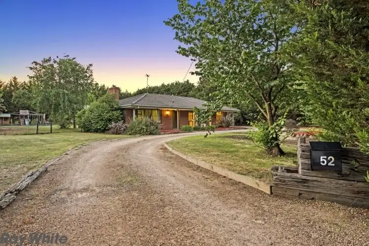 52 Ewing Drive, Romsey VIC 3434