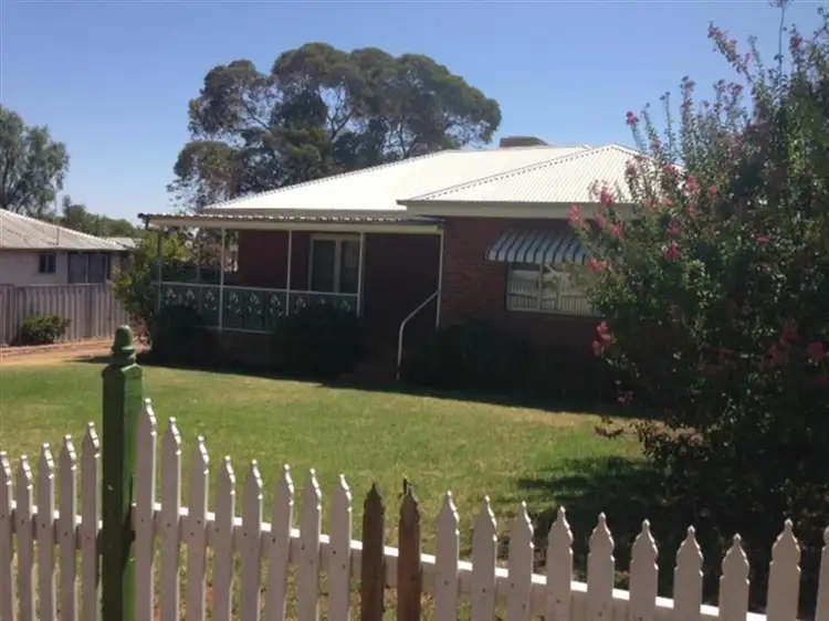 10 Napier Street, Condobolin NSW 2877