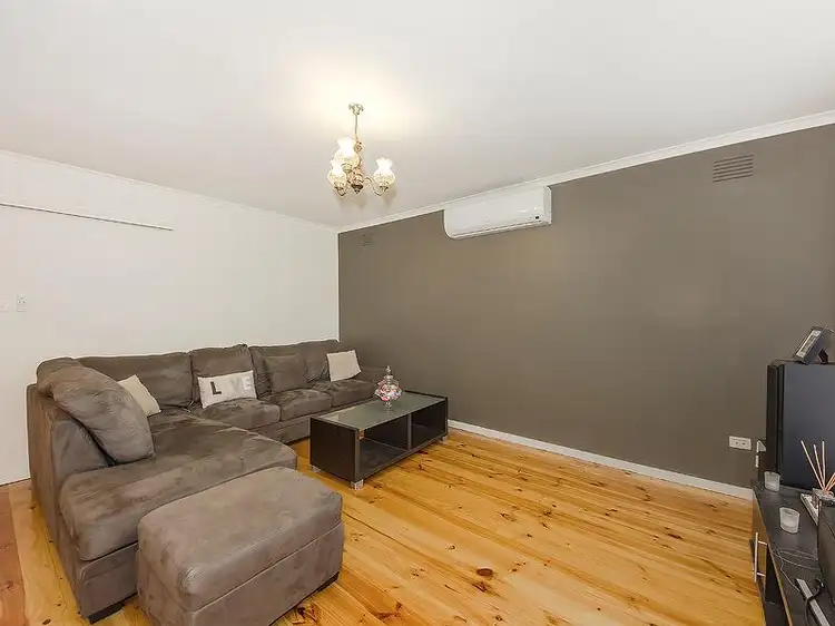 Fifth view of Homely house listing, 4 Elinga Court, Albanvale VIC 3021