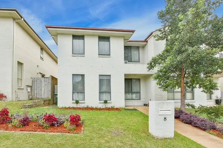 8 Neva Street, Glenfield NSW 2167