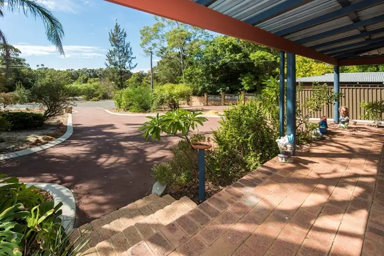 76 Chislehurst Road, Lesmurdie WA 6076