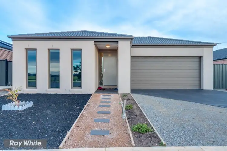 43 Cloverdale Road, Tarneit VIC 3029