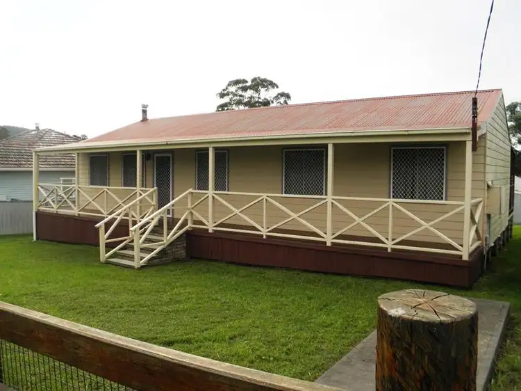 17 Davis Street, Millfield NSW 2325