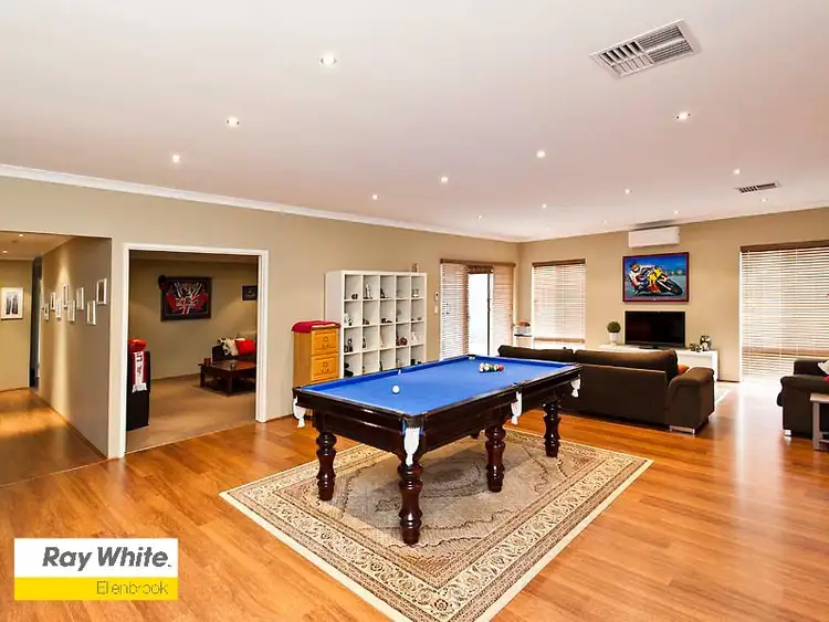 4 Pirianda Way, Aveley WA 6069