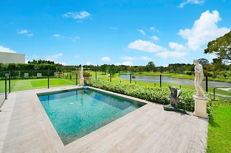 4 The Dress Circle, Benowa QLD 4217