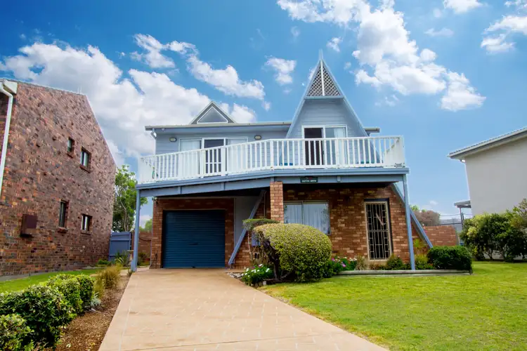 18 Warrain Crescent, Currarong NSW 2540