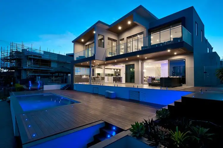 20 Andrea Avenue, Broadbeach Waters QLD 4218