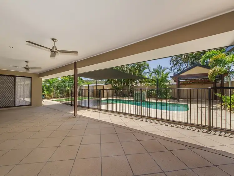 9 Coronet Crescent, Burleigh Waters QLD 4220