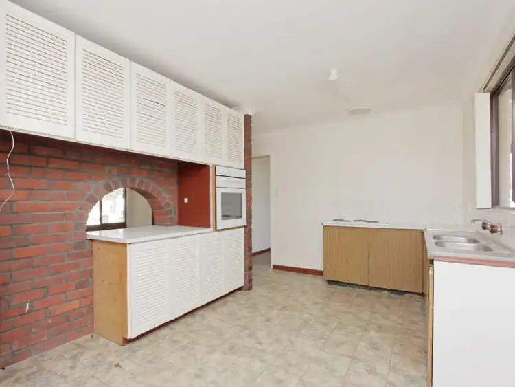 Seventh view of Homely house listing, 16 Banksia Circle, Thornlie WA 6108