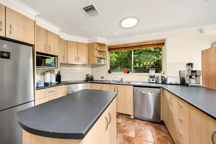 10 Mayo Street, Weetangera ACT 2614