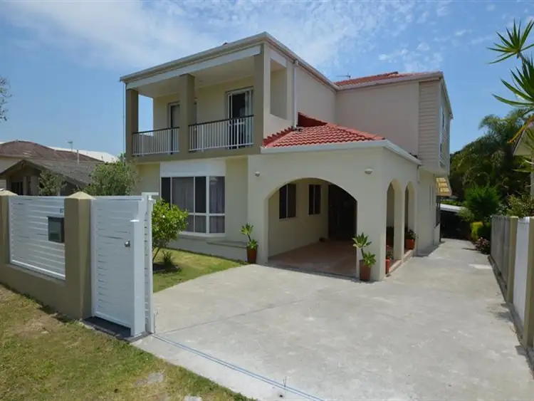 87 Robert Street, Labrador QLD 4215