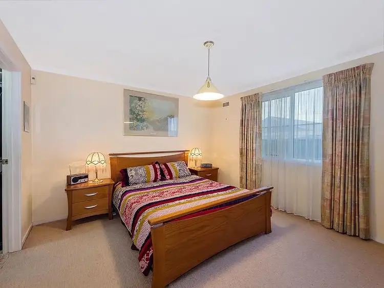 Seventh view of Homely house listing, 2 Stewart Close, Kealba VIC 3021