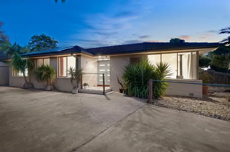 Main view of Homely house listing, 5 Inglenook Crescent, Frankston VIC 3199