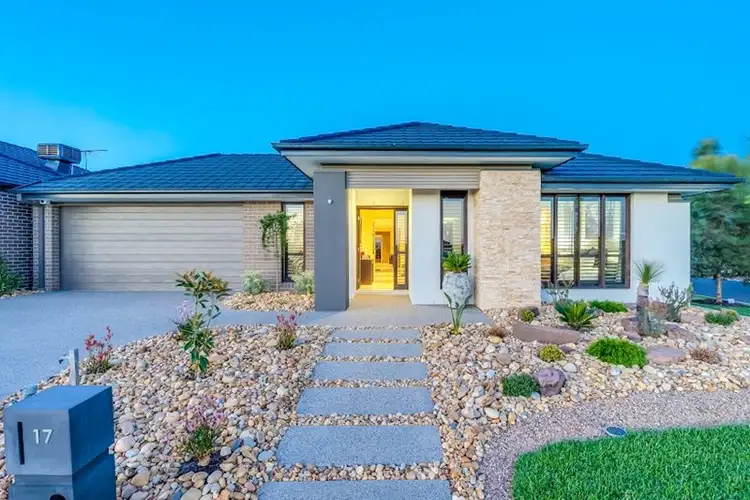 17 Silverwood Drive, Truganina VIC 3029