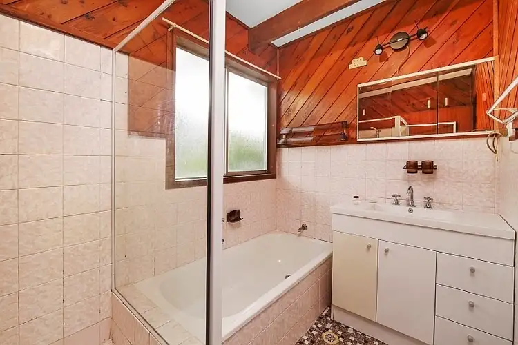 Fifth view of Homely house listing, 279 Lakedge Avenue, Berkeley Vale NSW 2261