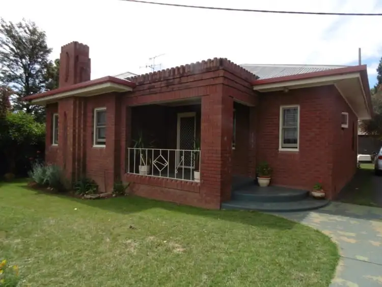 4 Rose Street, Parkes NSW 2870