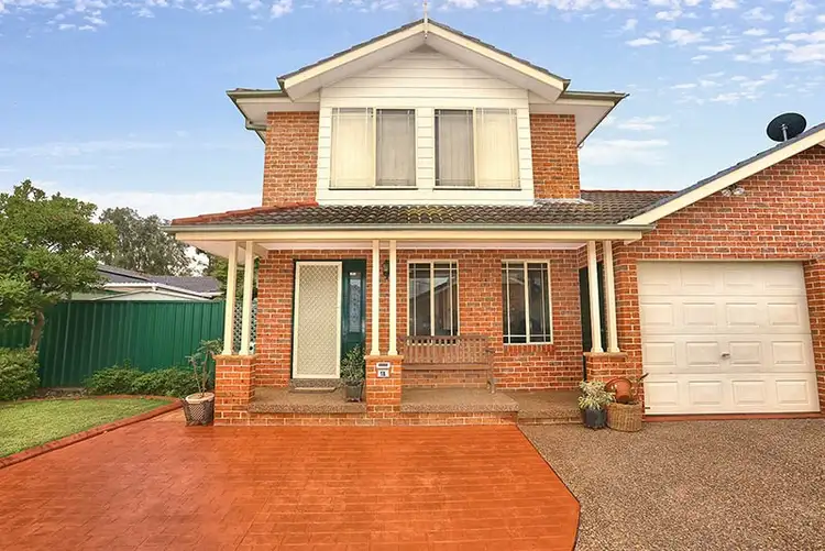 18 Yeronga Close, St Johns Park NSW 2176