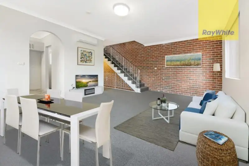 Main view of Homely unit listing, 1/5 Railway Parade, Westmead NSW 2145