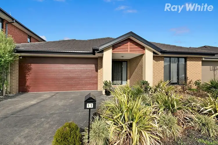 11 Page Close, Pakenham VIC 3810