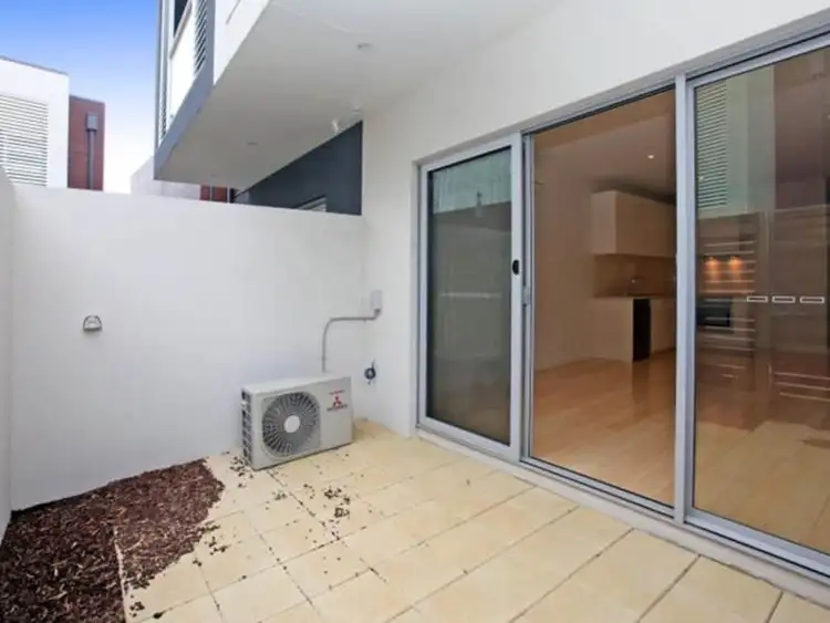 Seventh view of Homely townhouse listing, 8 Waxflower Crescent, Bundoora VIC 3083