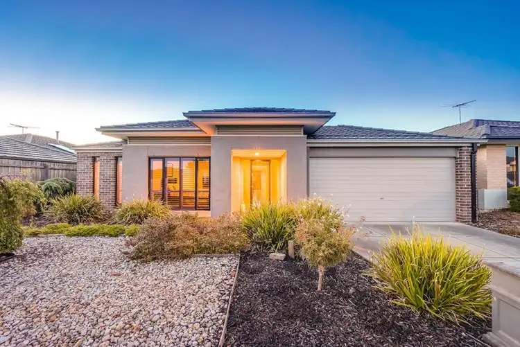 30 Barchester Avenue, Truganina VIC 3029