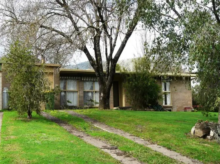 9 Crawford Court, Mitta Mitta VIC 3701