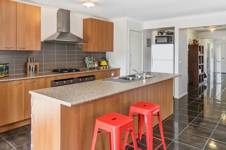 127 Gamble Road, Skye VIC 3977