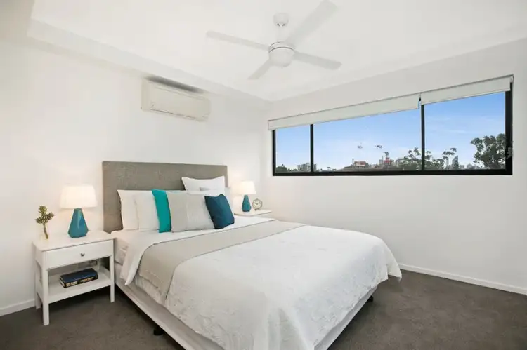 Fourth view of Homely unit listing, 402/9-15 Regina, Greenslopes QLD 4120
