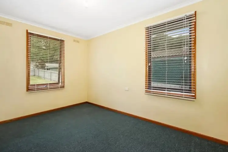 Fifth view of Homely house listing, 70 Kurrajong Crescent, West Albury NSW 2640