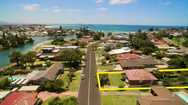 Third view of Homely block of units listing, 10 Headland Parade, Barrack Point NSW 2528