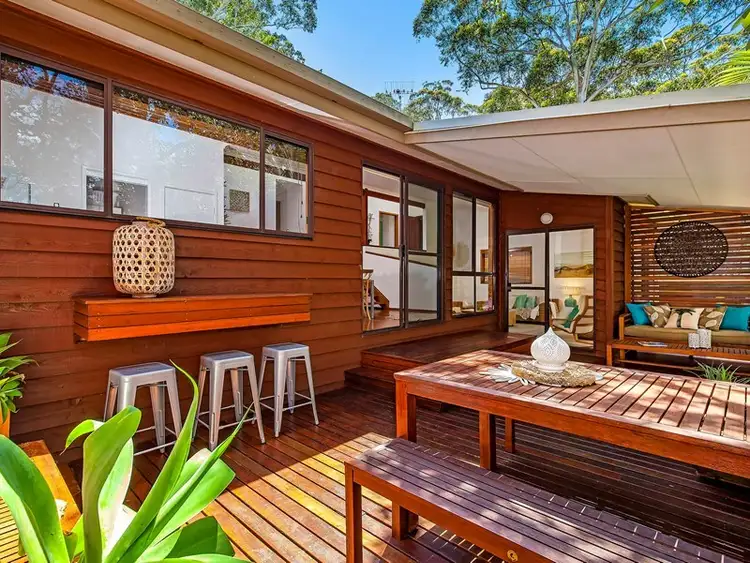 11 Easter Parade, North Avoca NSW 2260