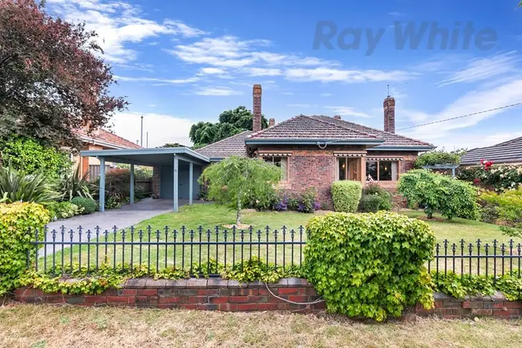 11 Brawn Avenue, Lake Wendouree VIC 3350